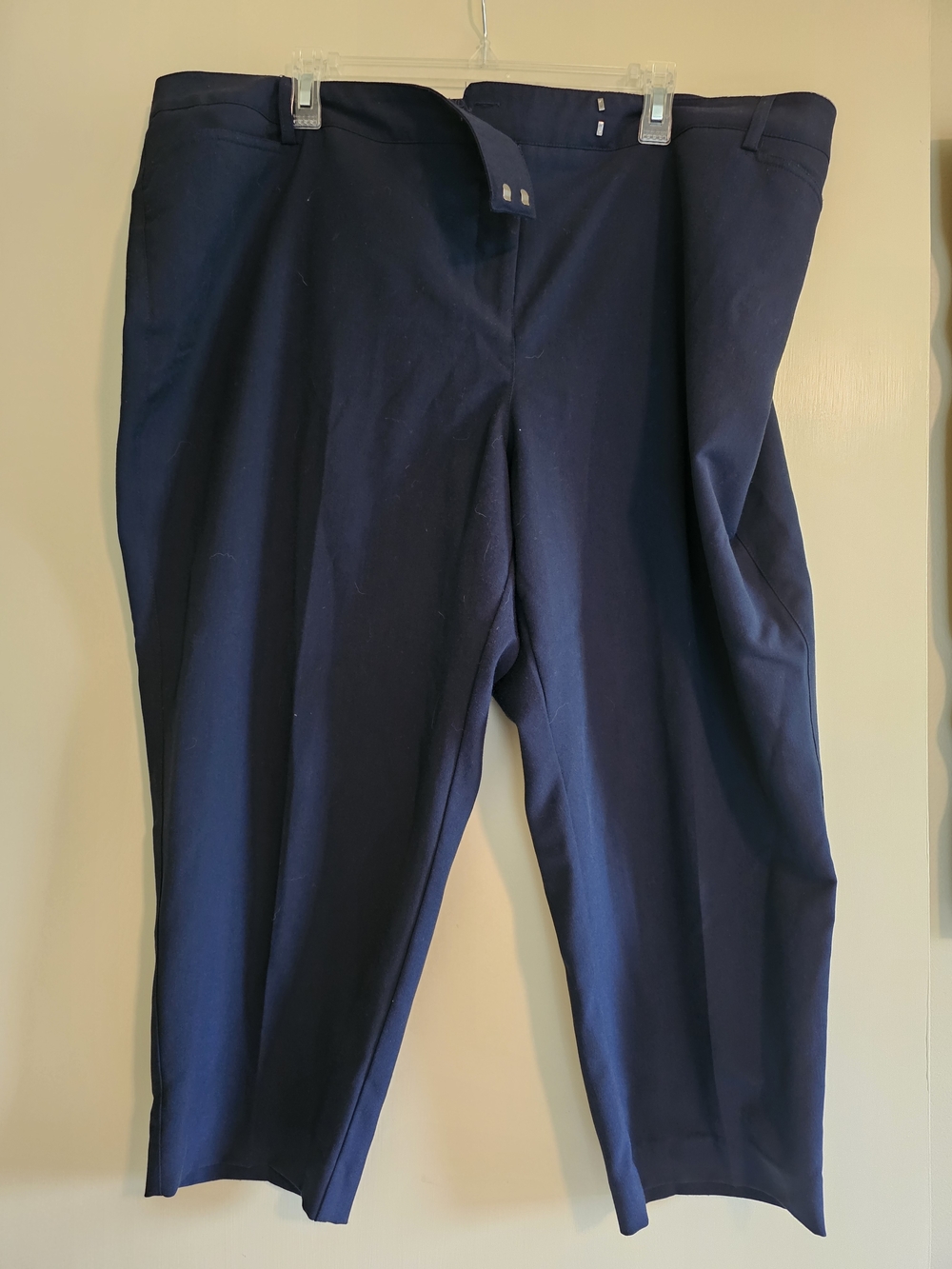 Cato Dark Navy Pull-On Capri Pants -Missing Button